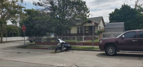 Photo of 5700 3rd AVE, Los Angeles, CA 90043 (MLS # DW26126083)