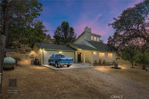 Photo of 21725 Mountain DR, Tehachapi, CA 93561 (MLS # SR26216539)