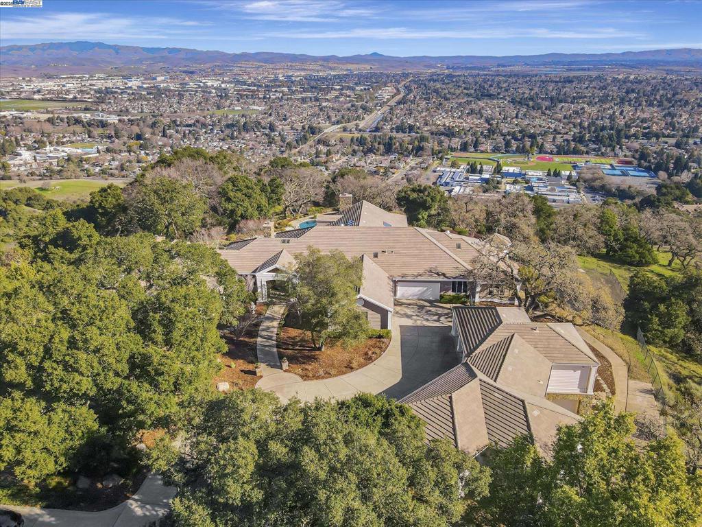 FOOTHILL AREA - Residential