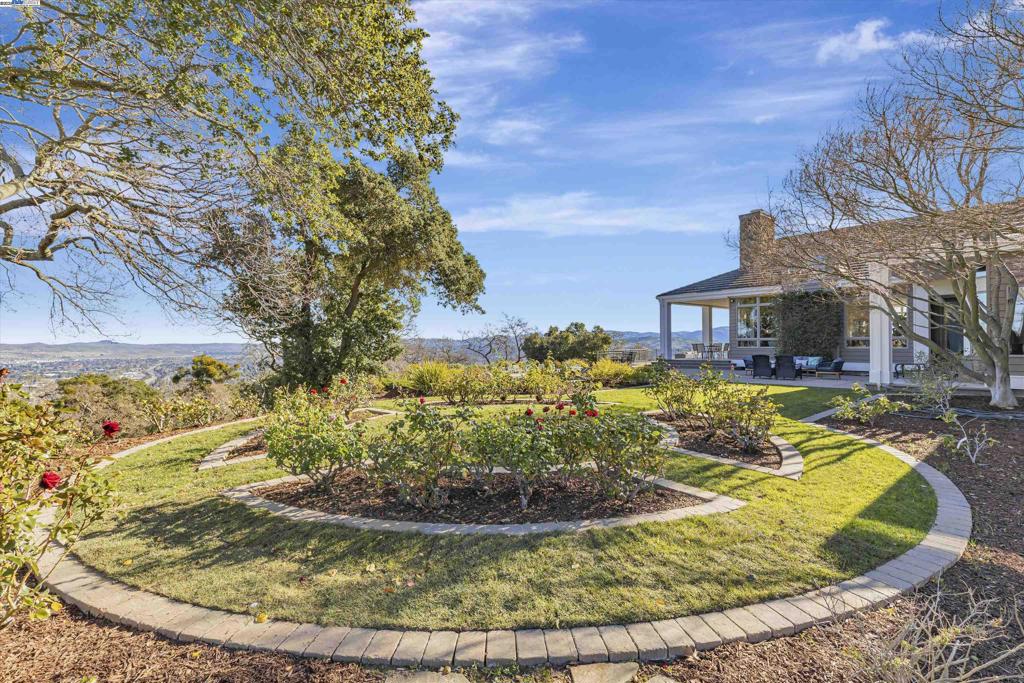 FOOTHILL AREA - Residential