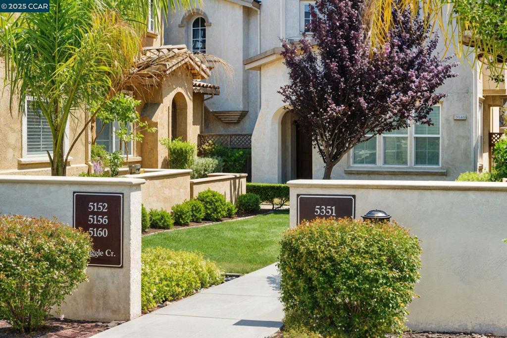 HILLTOP - Residential