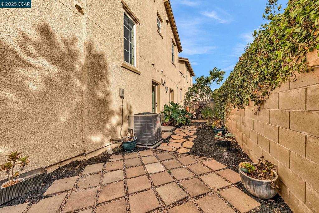 HILLTOP - Residential