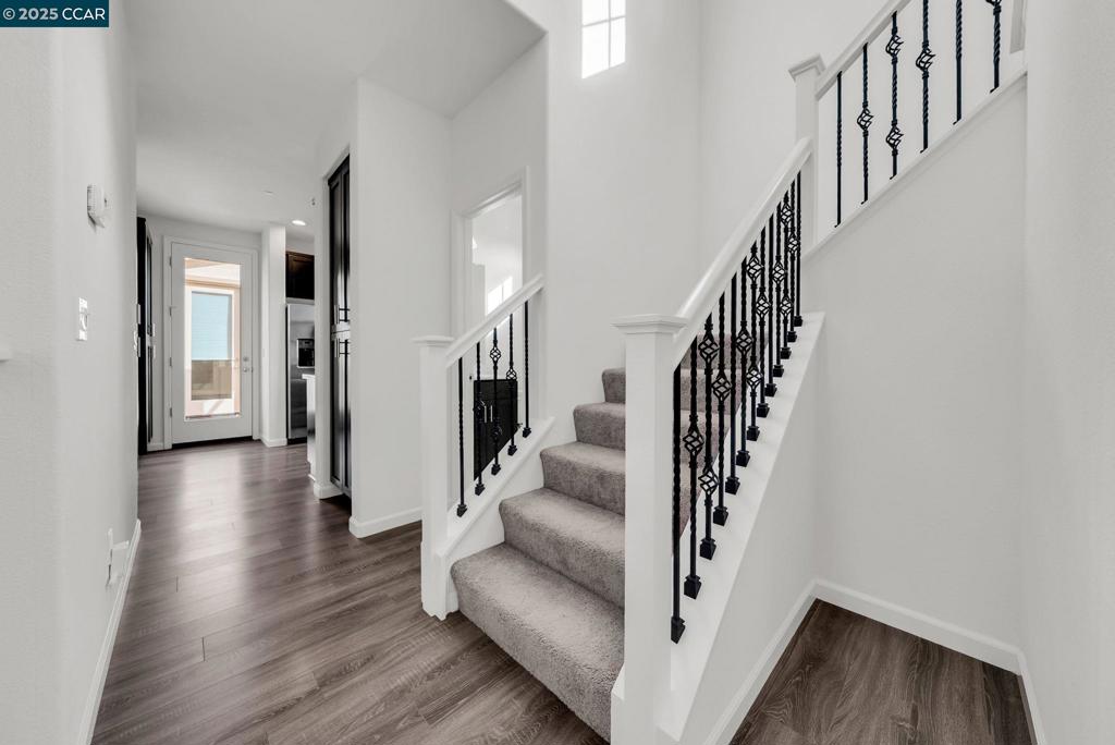 HILLTOP - Residential