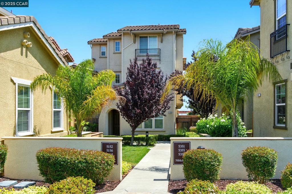 HILLTOP - Residential