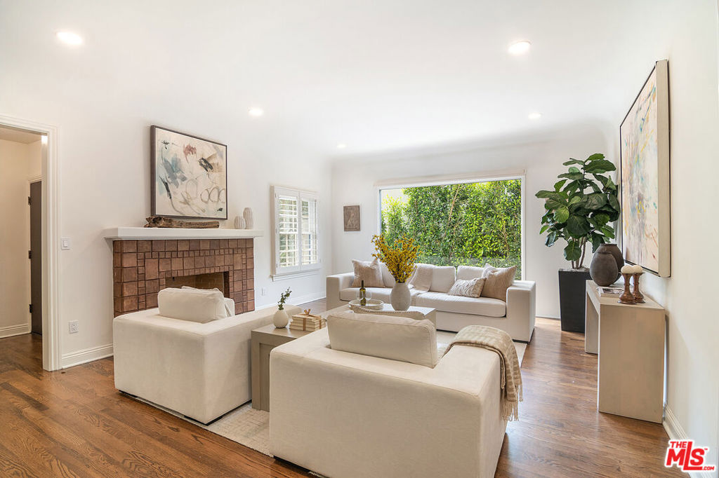 607 Lillian Way