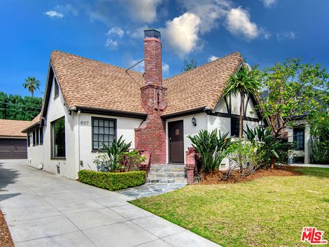 Photo of 607 Lillian Way, Los Angeles, CA 90004 (MLS # 26690339)