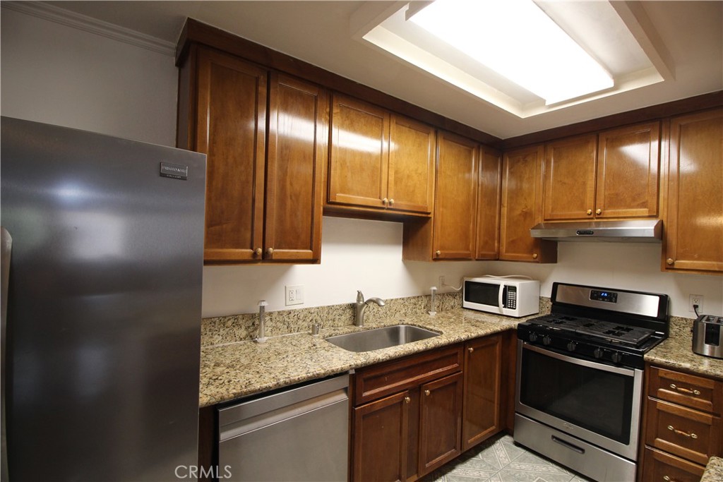 1001 W Macarthur Blvd Unit 116