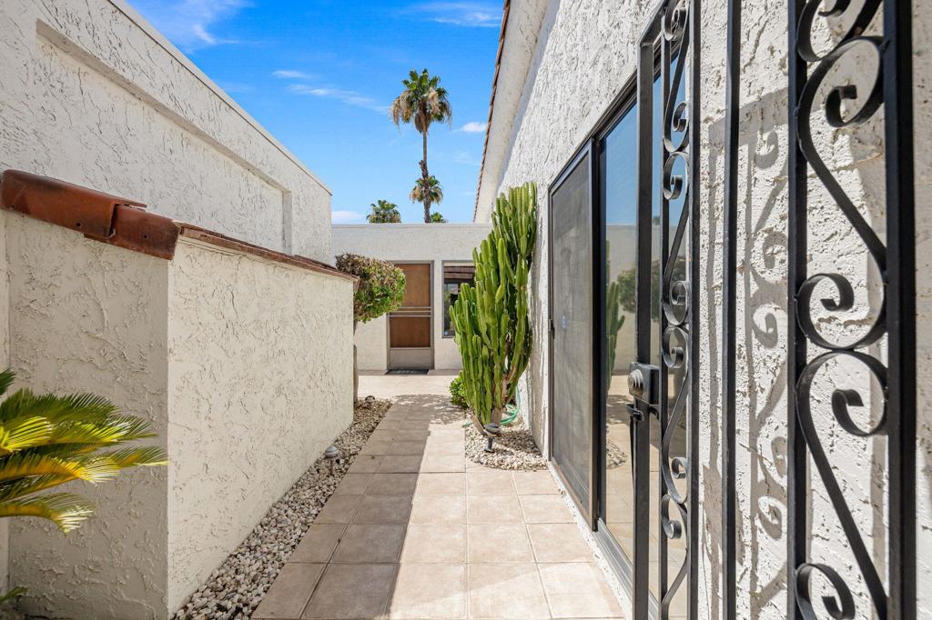 34351 Calle Las Palmas