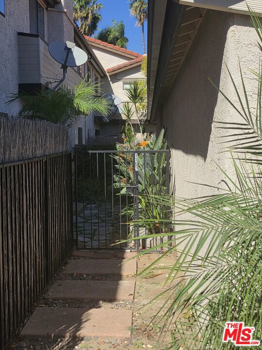 1157 Via Montoya