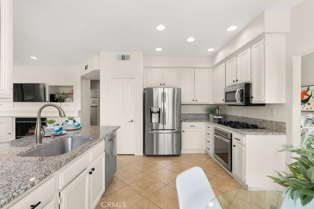 33 Coppercrest