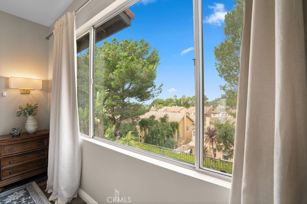 33 Coppercrest
