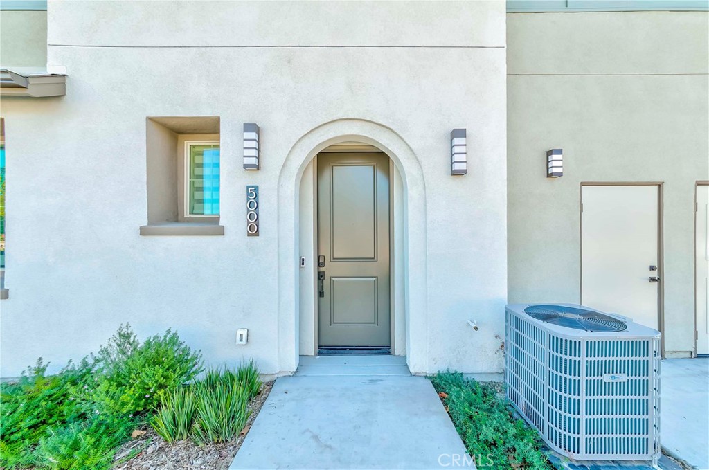 5000 Clementine Lane