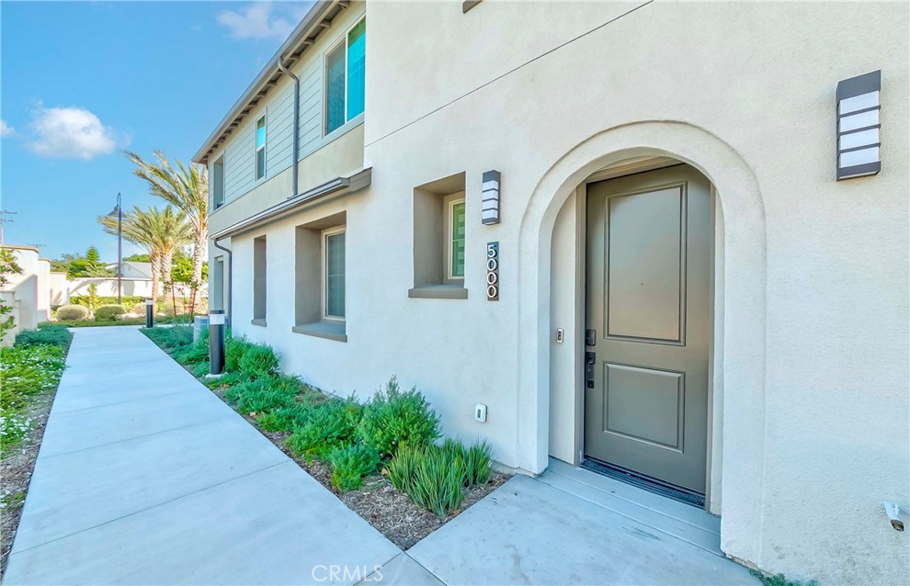5000 Clementine Lane