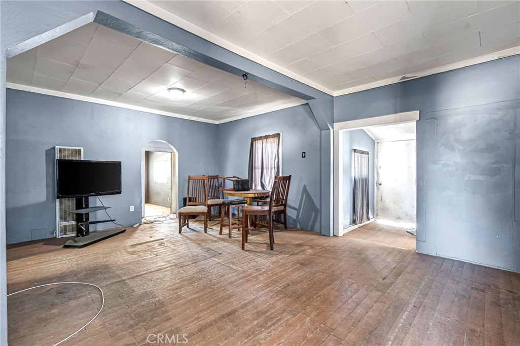 760 Sunnyside Avenue