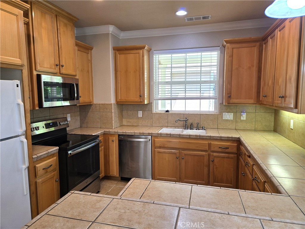 1332 Kate Court