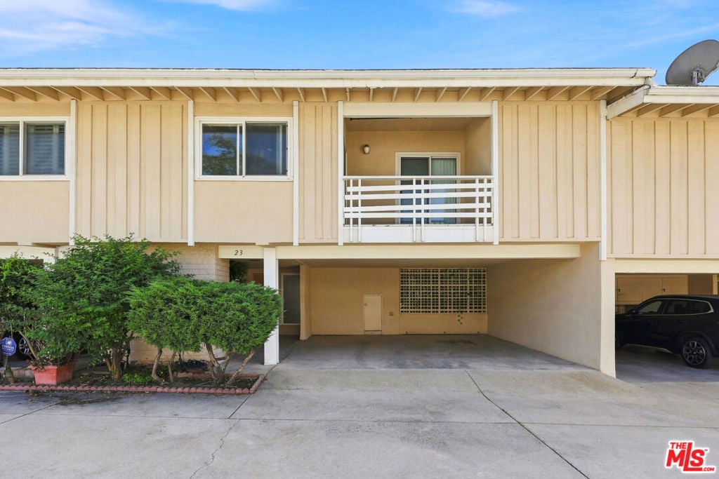 3500 W Manchester Boulevard 23