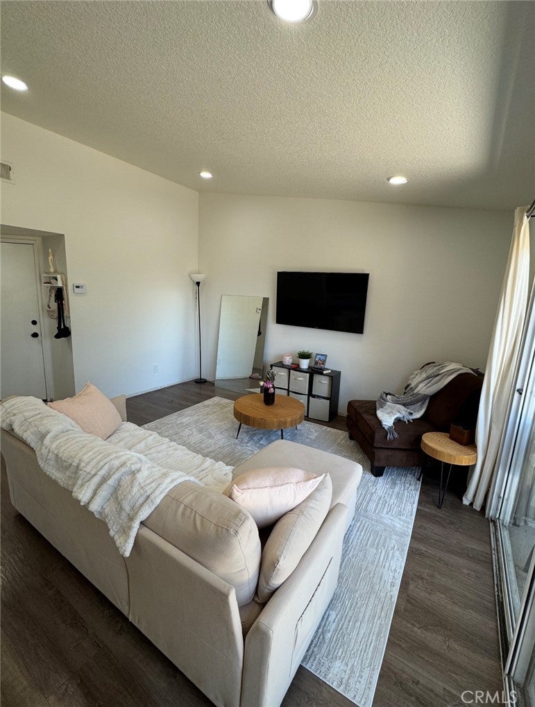 2548 Avenida Del Vista T 202