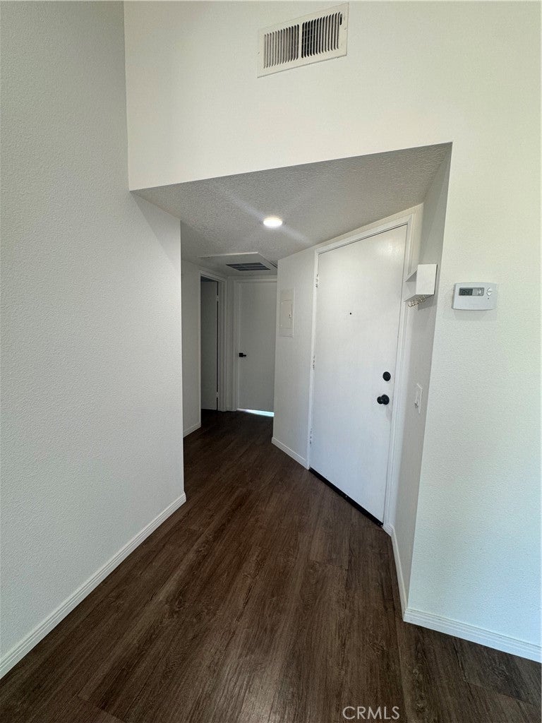 2548 Avenida Del Vista T 202