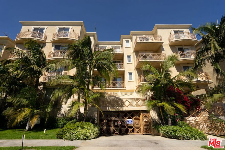 Upper Front Facing, West Facing, Granite and Marble Countertops, Stainless Steel Appliances (double oven, gas cooktop, dishwasher, microwave, Refrigerator), Stackable Washer/Dryer Included, Spa Tub in Master, Separate Standing Shower, Double Master Bathroom Sinks, Laminate Wood Floors and Bedroom Carepting, Walk In Closet, Central A/C and Heating, Gas Fireplace, Balconies, Garage Parking, No Smoking or BBQs