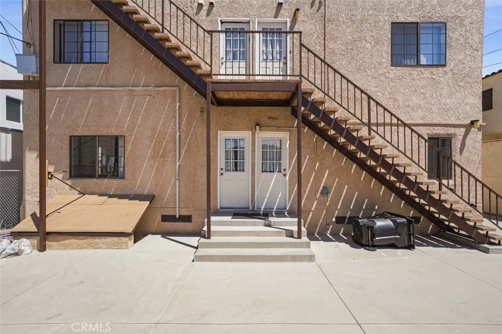 3632 E 1st