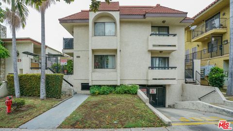 Photo of 427 Lincoln Avenue, Glendale, CA 91205 (MLS # 25563101)