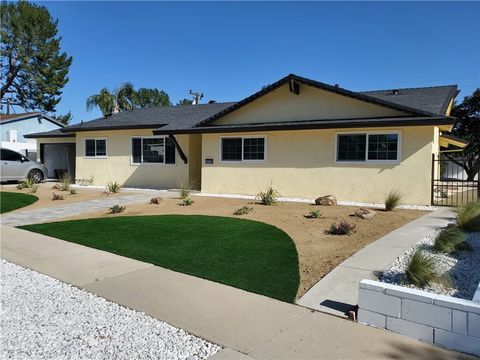 Photo of 3016 Mineral Wells Ave, Simi Valley, CA 93063 (MLS # DW26027629)
