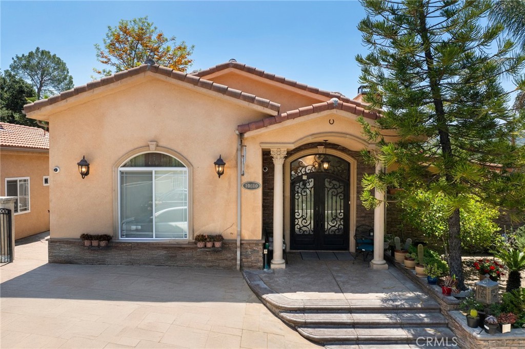 10610 Oak Tree Way