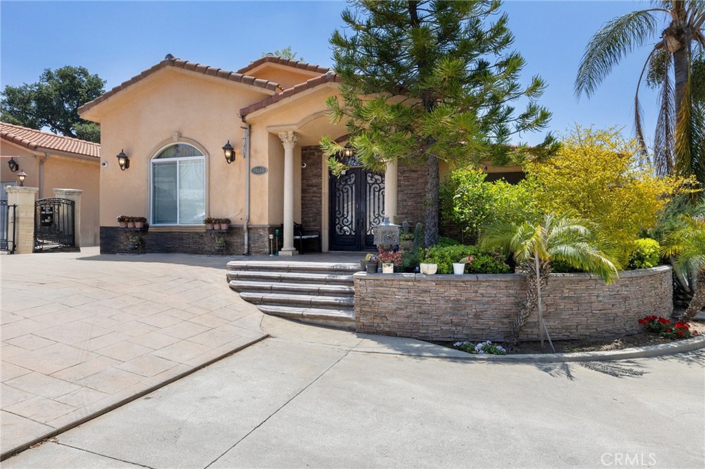 10610 Oak Tree Way