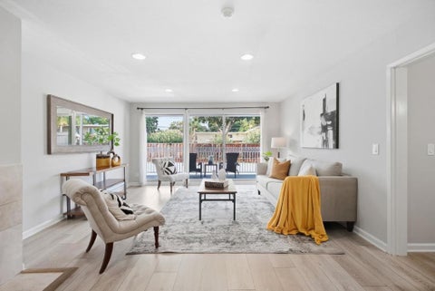 Photo of 1945 Mount Vernon Court #5, Mountain View, CA 94040 (MLS # ML82062457)
