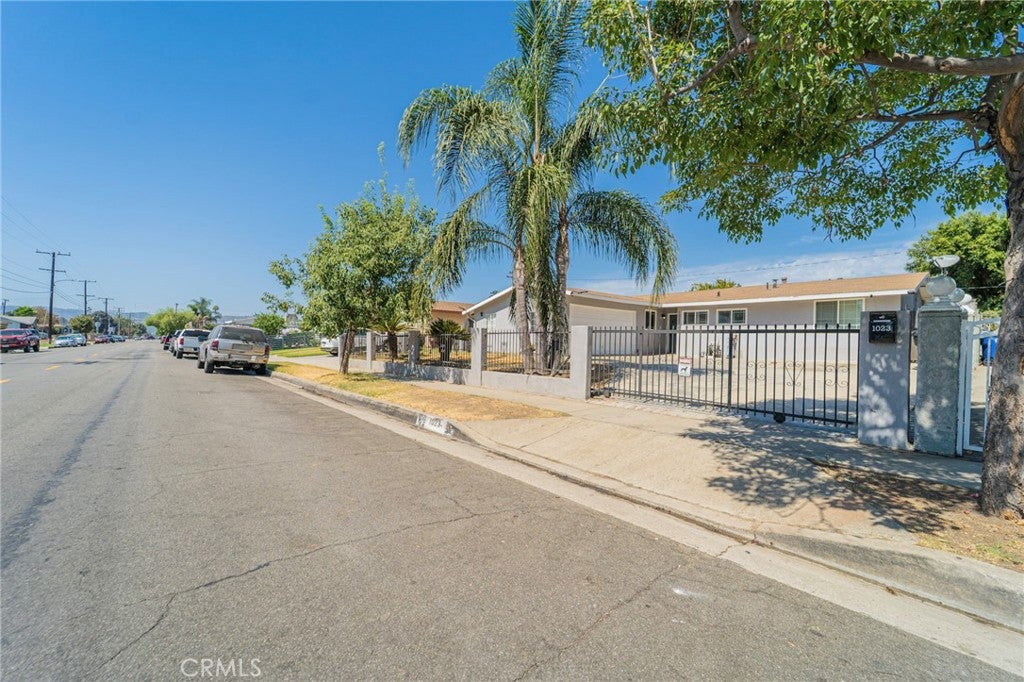 1023 N Orange