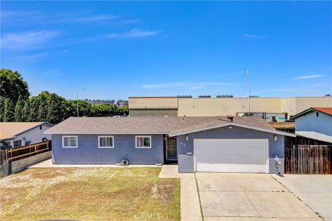 Photo of 910 Saint George Court, Spring Valley, CA 91977 (MLS # CV26142484)