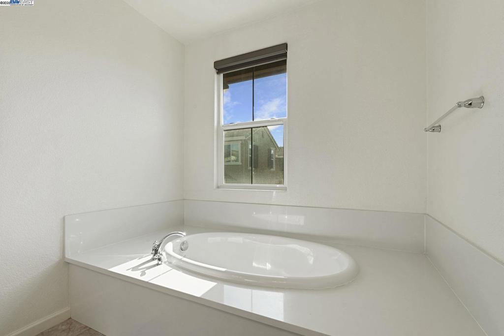 MOUNTAIN HOUSE - Residential