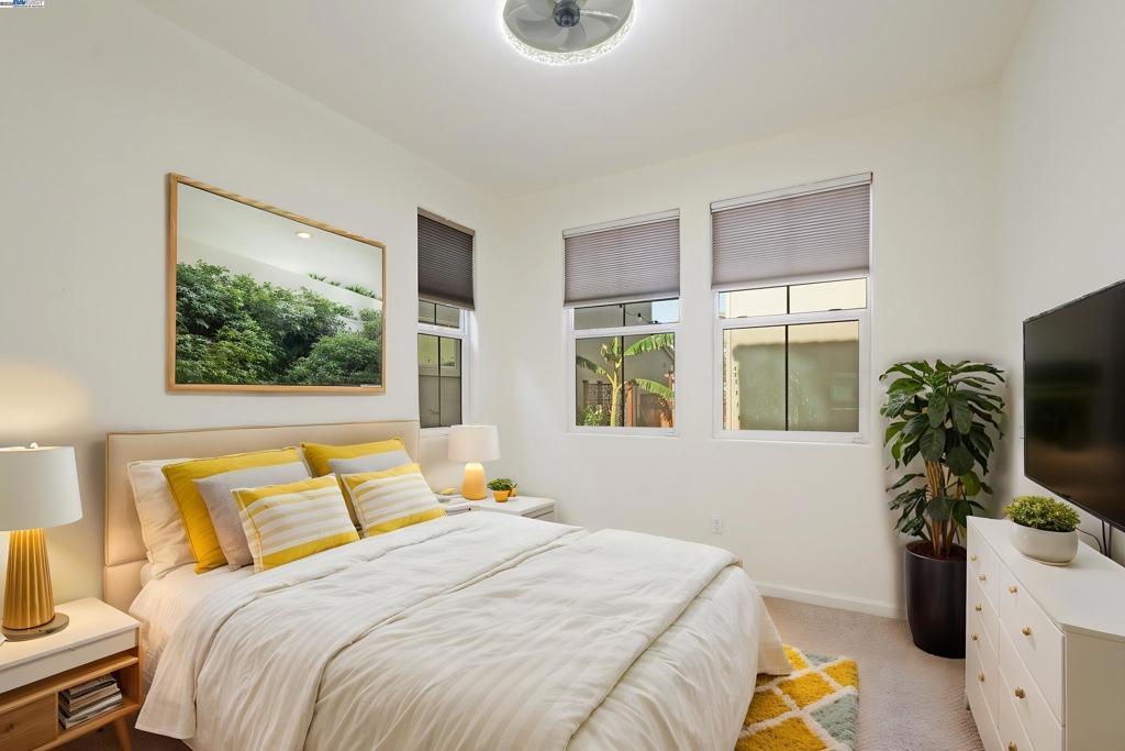 MOUNTAIN HOUSE - Residential