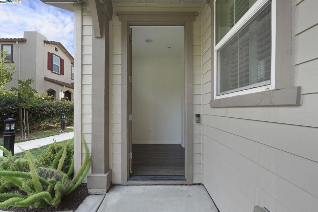 MOUNTAIN HOUSE - Residential