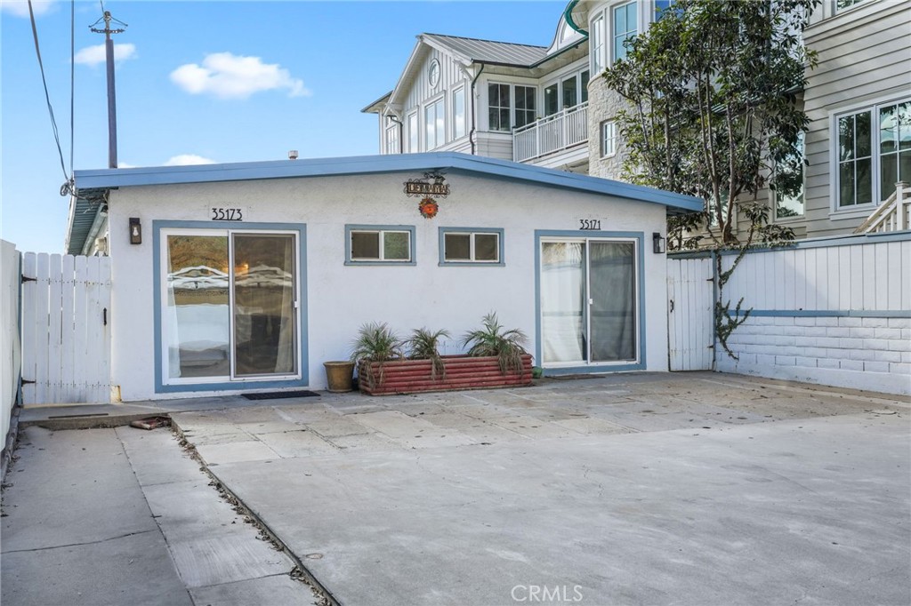 Beach Road Custom (BR) - Residential