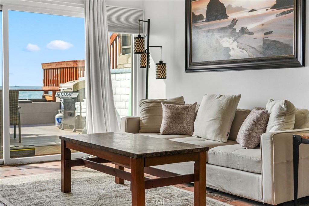 Beach Road Custom (BR) - Residential