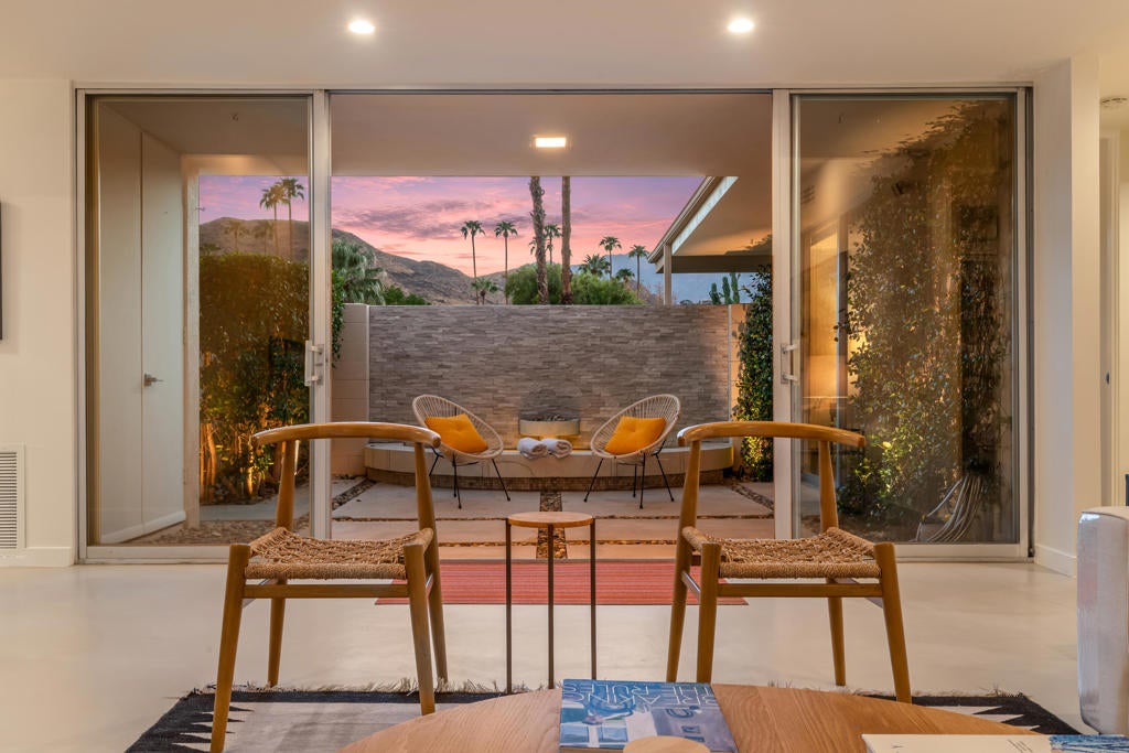 260 Desert Lakes Drive