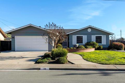 Photo of 20 Fircrest Ct, San Ramon, CA 94583 (MLS # 41121466)