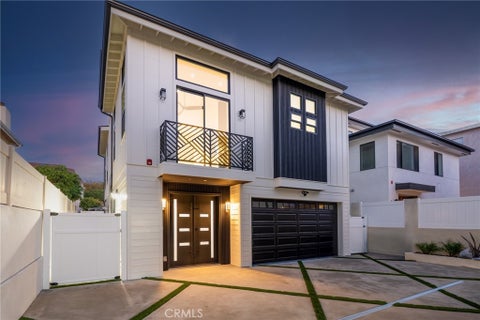 Photo of 110 S Irena Avenue #B, Redondo Beach, CA 90277 (MLS # SB26113888)