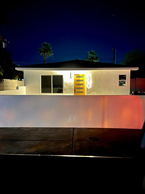 Photo of 1372 E Camino Primrose, Palm Springs, CA 92264 (MLS # 219144119DA)