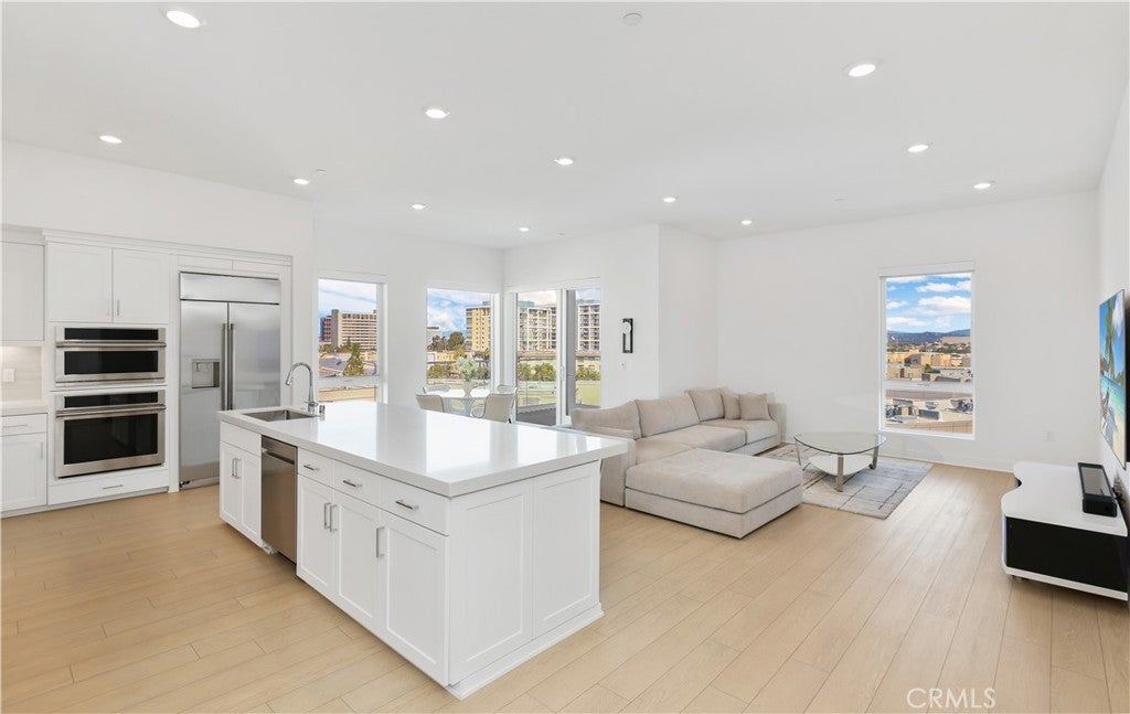 3700 Rivington