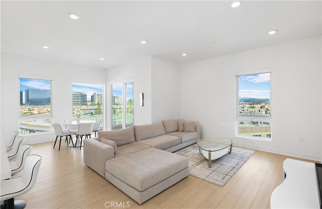 3700 Rivington