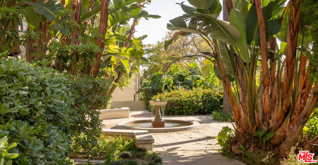 1250 N Harper Avenue 411