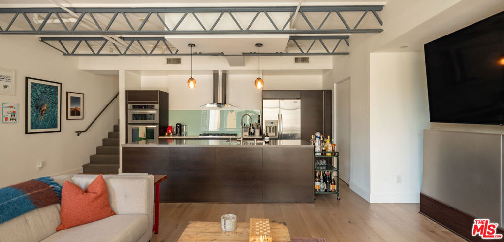 1250 N Harper Avenue 411