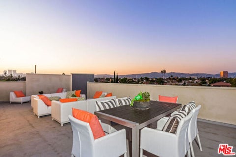Photo of 6072 Pickford Street, Los Angeles, CA 90035 (MLS # 26867669)