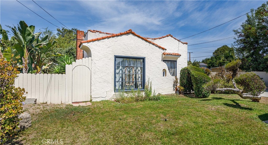 2653 Santa Ana