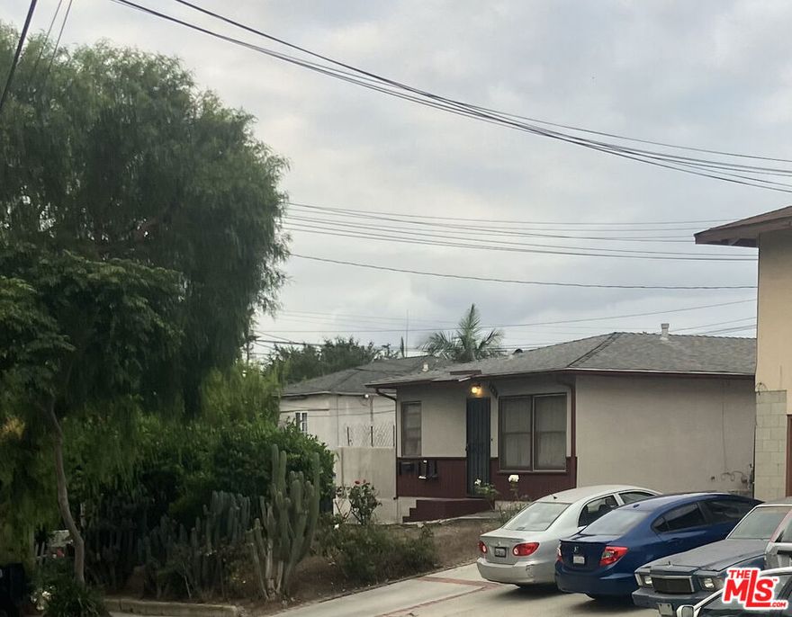 This lovely one bedroom unit will not last. Five (5) units in complete. Quiet building. Private entry for each unit. Close to transportation.