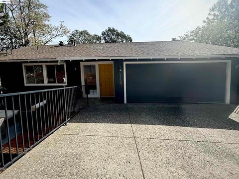 Photo of 6130 Harbord Dr Dr, Oakland, CA 94611 (MLS # 41128723)