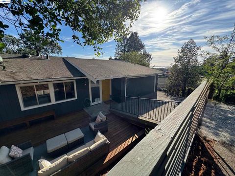 Photo of 6130 Harbord Dr Dr, Oakland, CA 94611 (MLS # 41128723)