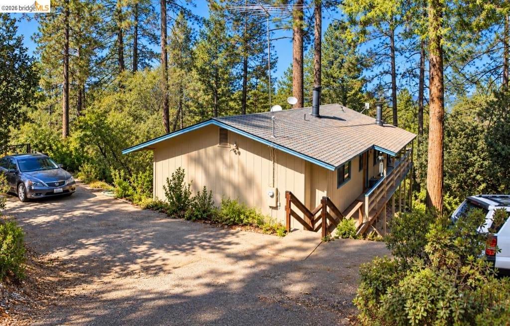 12016 Hillhurst Cir